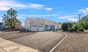 50 Yardarm Ct, Bayville, NJ 08721