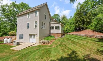 48 Essex Rd, Bedford, NH 03110