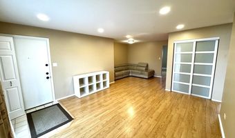 2215 Nichols Rd C, Arlington Heights, IL 60004