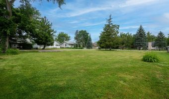 25063 W 3rd St, Antioch, IL 60002