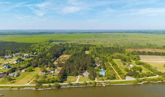 126 Narrow Shore Rd, Aydlett, NC 27916
