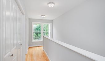 2 Oak Meadows Dr 102, Brookfield, CT 06804