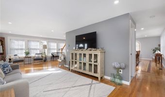 14 Hulls Ct, Jamestown, RI 02835