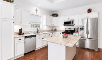 9306 Forest Rd, Abbeville, LA 70510