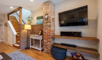 32 CORNHILL St, Annapolis, MD 21401