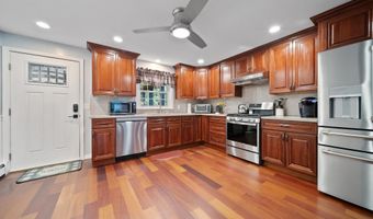 23 Holman Way, Chester, NH 03036