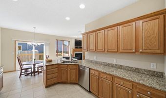 912 10th Avenue Pl, Altoona, IA 50009