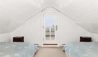 19 Defenders Row 19, Newport, RI 02840