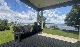 390 Wagner Point Rd, Alburgh, VT 05440