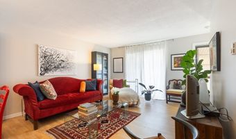 800 Bearses Way 5EC, Barnstable, MA 02601