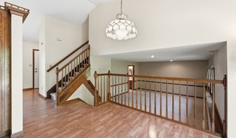 8768 Meadowridge Ln, Indianapolis, IN 46217