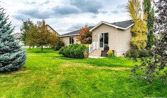 3809 Willow Ridge Dr, Ammon, ID 83406