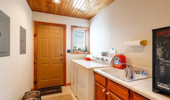 74 Blacktooth Rd, Big Horn, WY 82833
