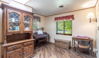 5609 Shady Ln, Anderson, CA 96007