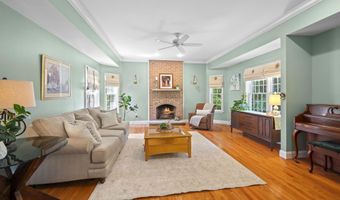 4 Monticello Dr, Amherst, NH 03031
