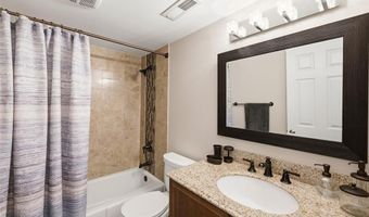 929 Claytonbrook Dr 2, Ballwin, MO 63011