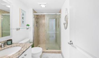 3675 N Country Club Dr 1006, Aventura, FL 33180