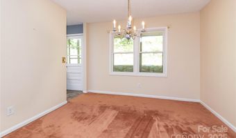 6 Woodmere Dr, Arden, NC 28704