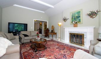 330 Countryside Dr, Ashland, OH 44805