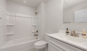 129 Eagle Cir, Amherst, OH 44001