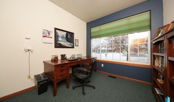 712 S 7th Ave, Brandon, SD 57005