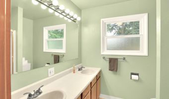 4948 SE HARVEY St, Milwaukie, OR 97222
