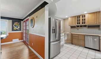 2 Lloyd Pl, Belleville, NJ 07109