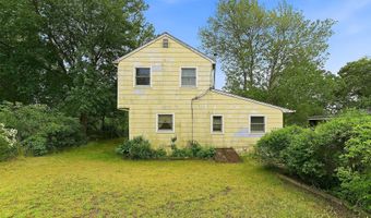 304 Central Blvd, Bayville, NJ 08721