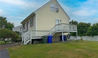 2 Beatrice Ln, Bristol, RI 02809