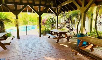 216 AFTON Sq 202, Altamonte Springs, FL 32714