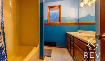 8 Mountain Dr, Cody, WY 82414