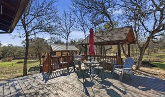 828 SHADY GROVE Ln, Adkins, TX 78101