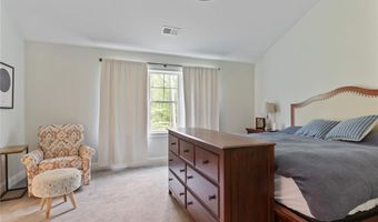 25 Kristin Dr, Cranston, RI 02921