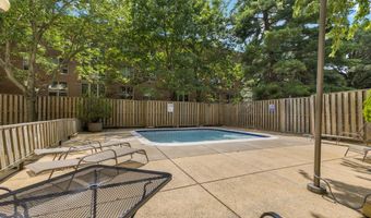 4141 N HENDERSON Rd 626, Arlington, VA 22203