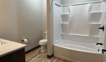 121 N 9th St, Albia, IA 52531