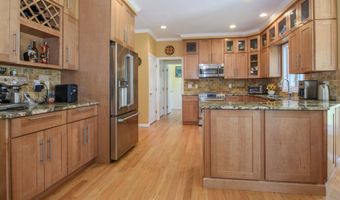 367 Spruce St, Cheshire, CT 06410