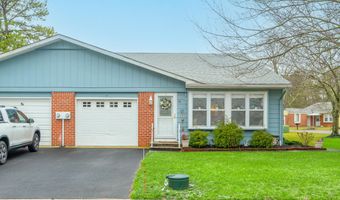 8 Monticello Dr B, Whiting, NJ 08759