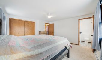 1820 W GLENDALE Ave, Appleton, WI 54914