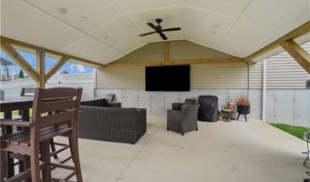 81 Golden View Dr, Johnston, RI 02919