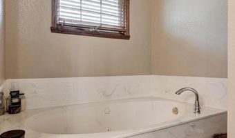 7766 State Hwy 39, Aurora, MO 65605