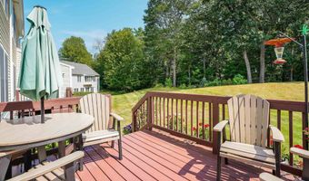 8 Royal Ln, Raymond, NH 03077