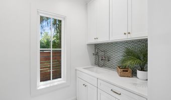 608 Pilot St, Beaufort, SC 29902