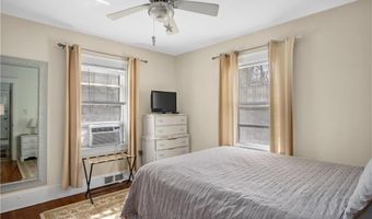 84 Third St, Newport, RI 02840