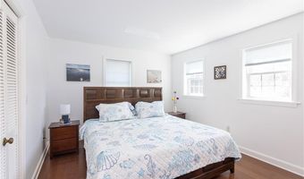 327 Corey Ln, Middletown, RI 02842