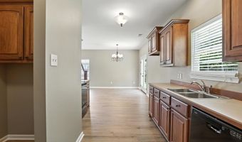 419 Sharon Oaks Ct, Benton, AR 72019