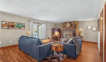 6 Connie Ln, Bella Vista, AR 72715