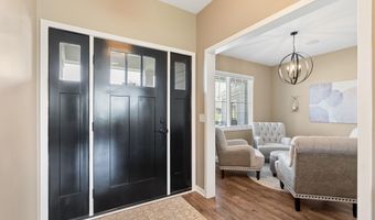 2016 Fairway Dr, Auburn, IN 46706
