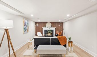 4006 N GLEBE Rd, Arlington, VA 22207