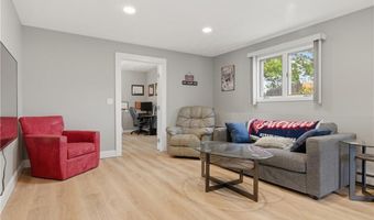 12 Pat Dr, Lincoln, RI 02865