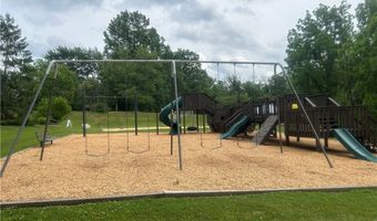 824 S Chillicothe Rd 2, Aurora, OH 44202